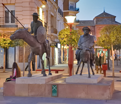 Don Quijote och Sancho Panza p torget i Alcazar de San Juan.