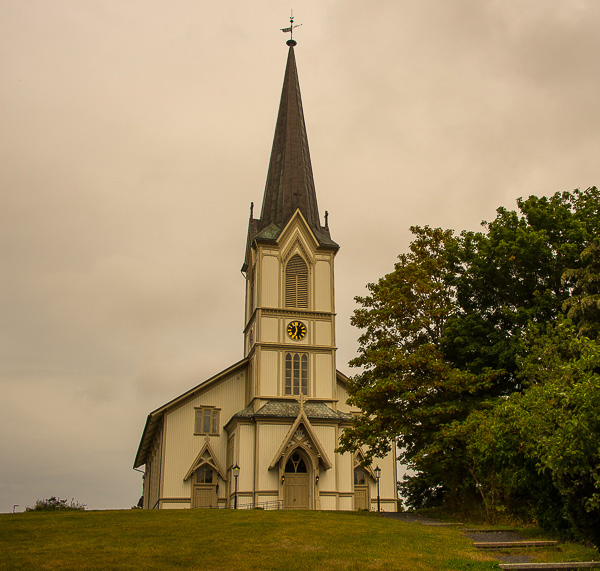 Lillesands kyrka
