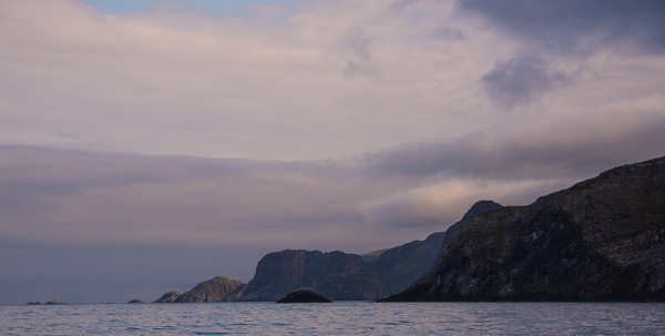 Stadtlandet i lugnt vder, i SW Shetlandsarna, i W Frarna