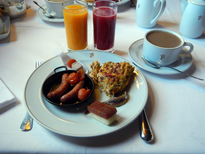 Frukost p Parador de Tortosa Castillo de la Zuda, den bsta i vrt mannaminne.