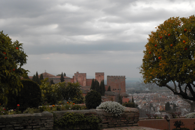 Alhambra, Granada i bakgrunden.