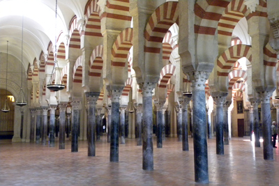 Mezquitans fantastiska valvbågar.