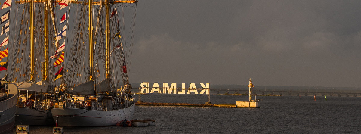 Gladan och Falken gstar Kalmar i samband med rlogsbesk frn Finland och Danmark.