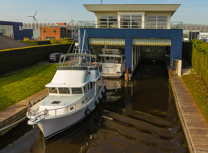 Vår karantänsplats i Leeuwarden i avvaktan på att broarna återigen öppnas för fritidsbåtar.